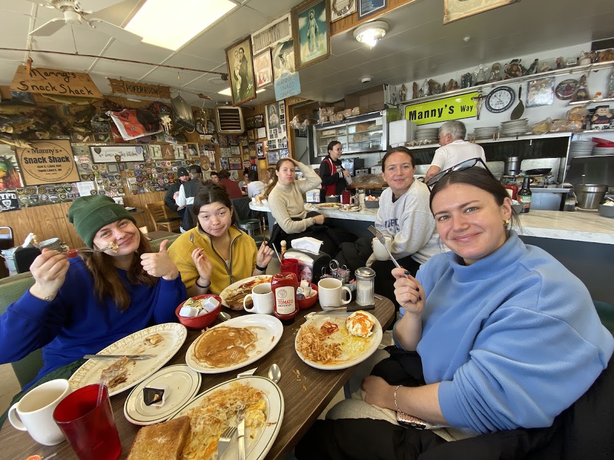 Manny's Snack Shack Photo 4